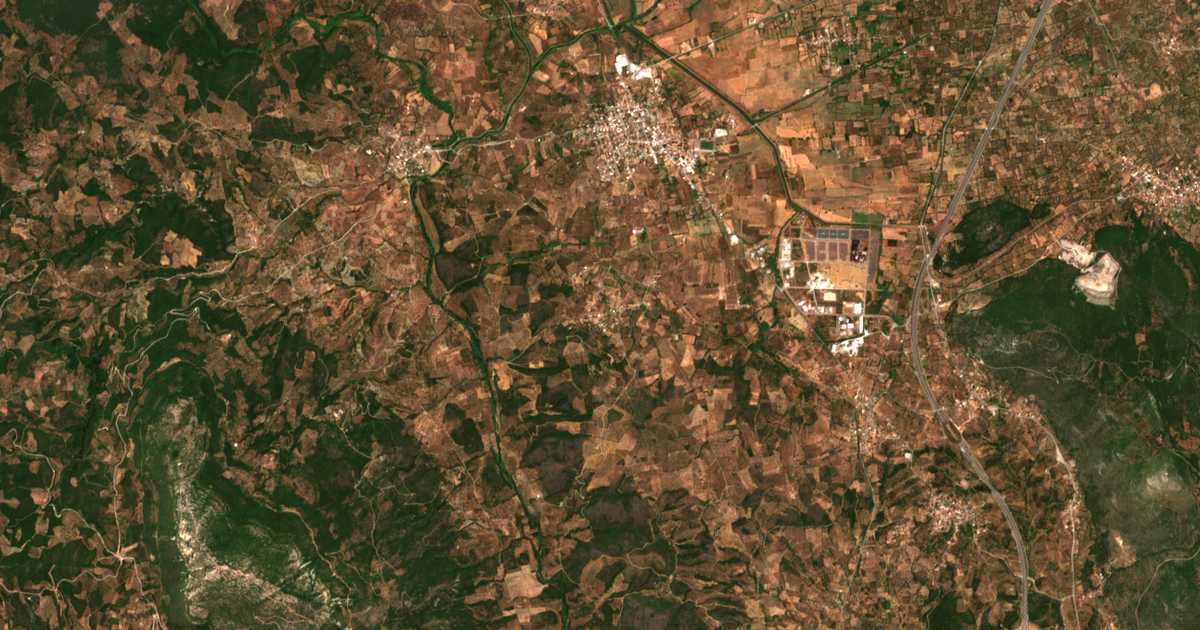 Satellitenkarte von Anthoúsa