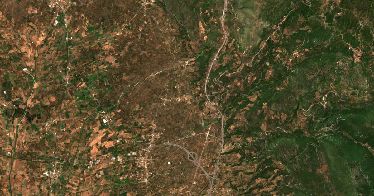 Satellitenkarte von Fília