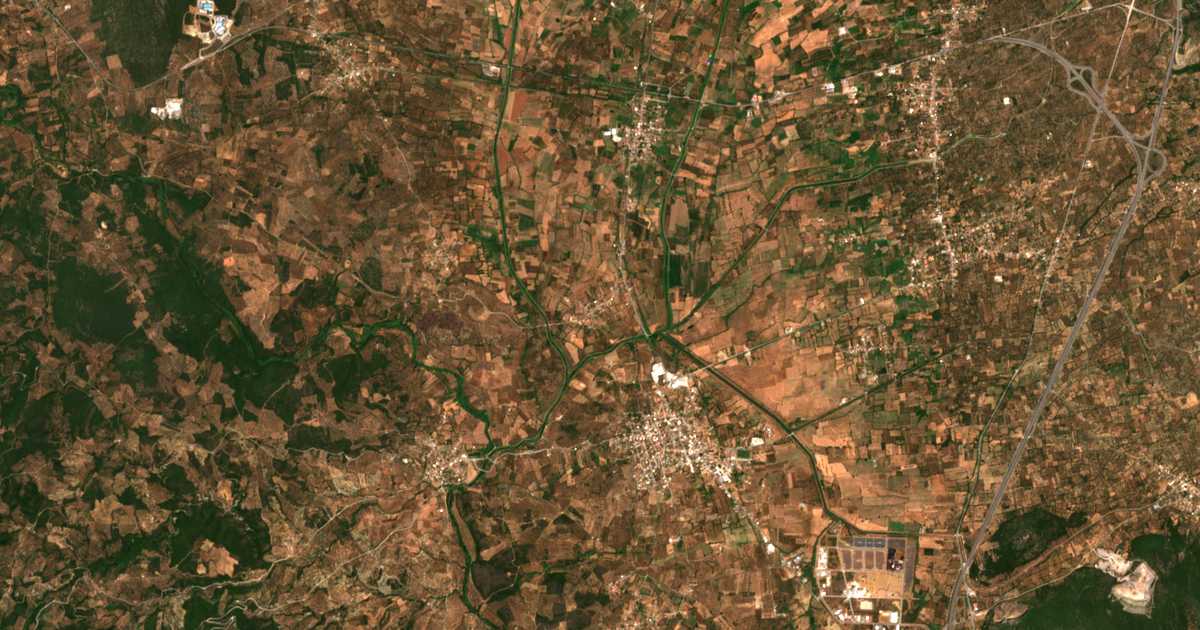 Satellitenkarte von Magoúla