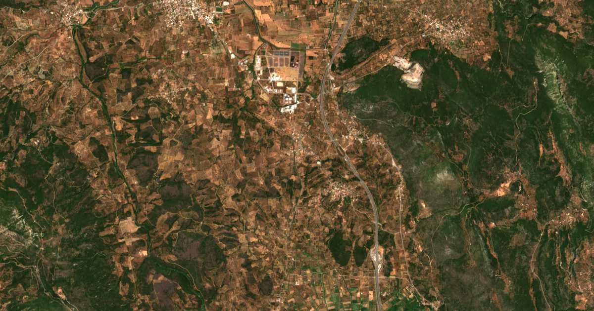Satellitenkarte von Stathmós