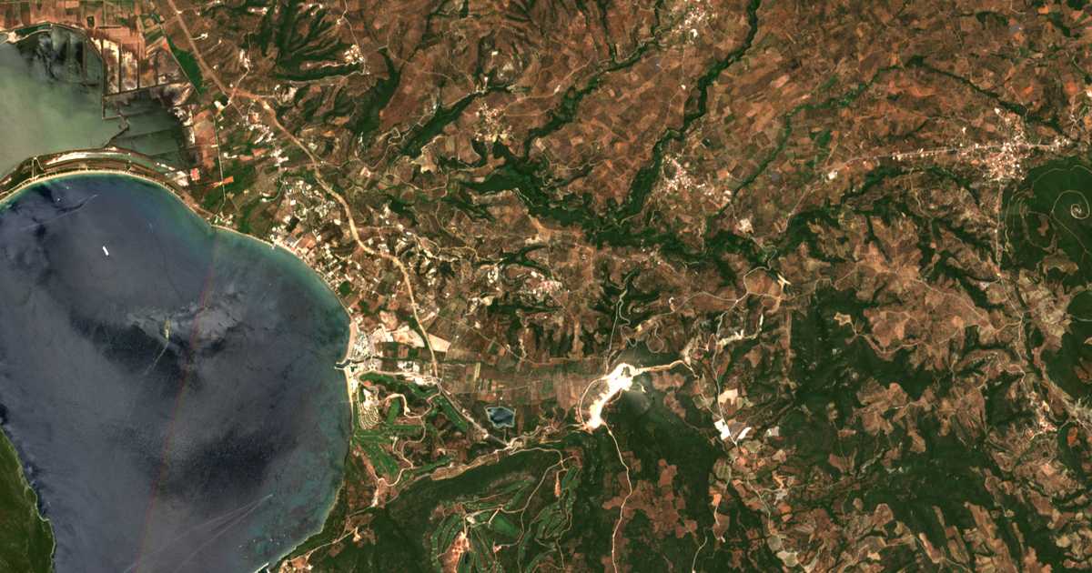 Satellitenkarte von Pýla