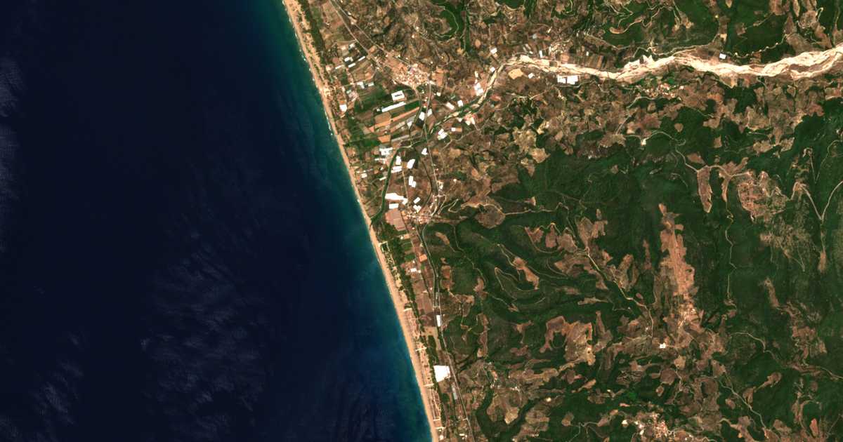 Satellitenkarte von Elaía
