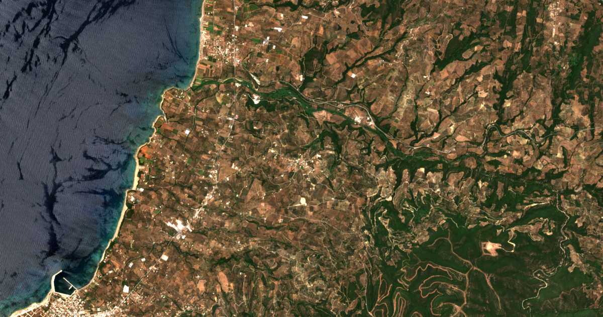 Satellitenkarte von Ráchai
