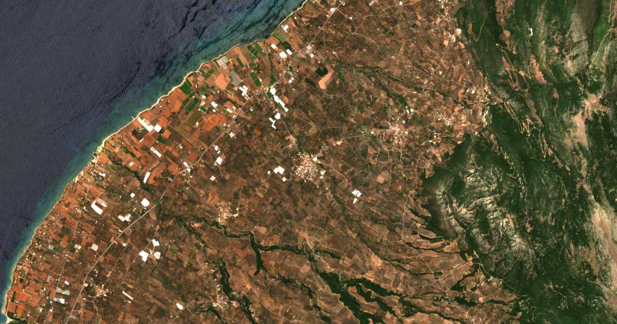 Satellitenkarte von Spiliá