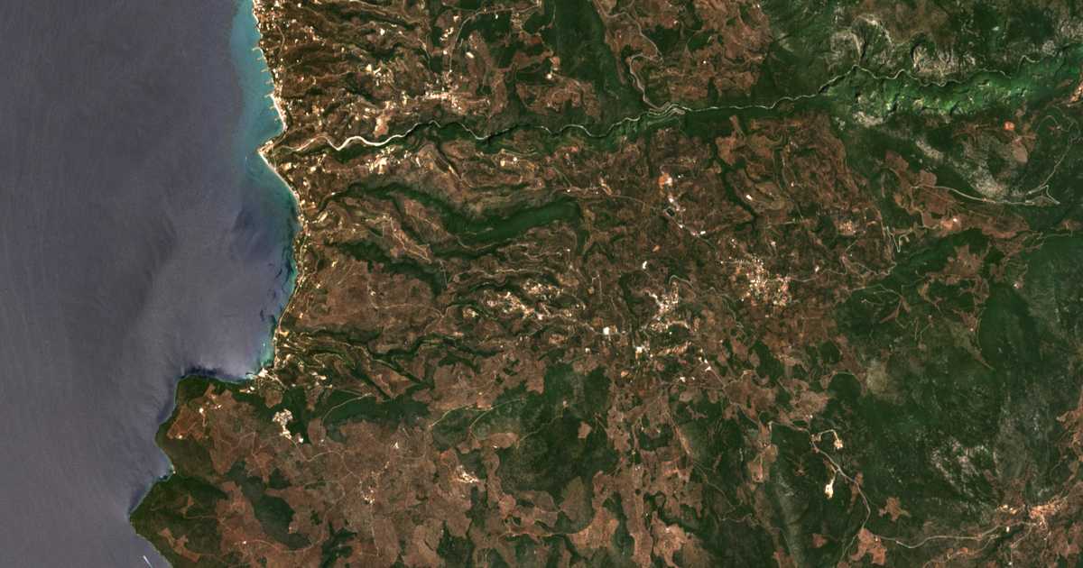 Satellitenkarte von Áno Doloí