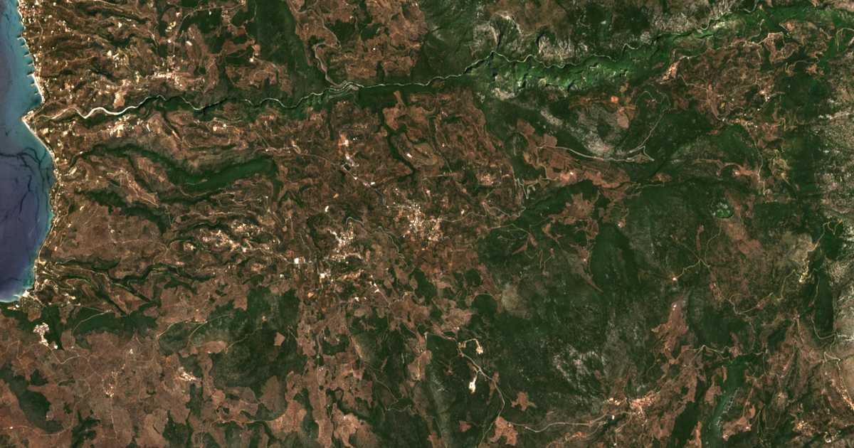 Satellitenkarte von Kámpos