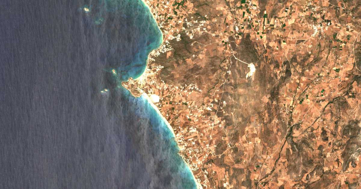 Satellitenkarte von Mikrí Vívla