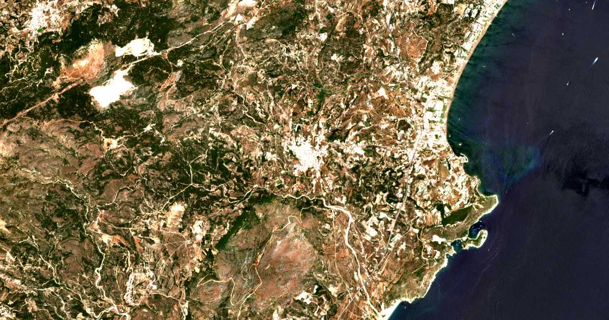 Satellitenkarte von Kalythiaí