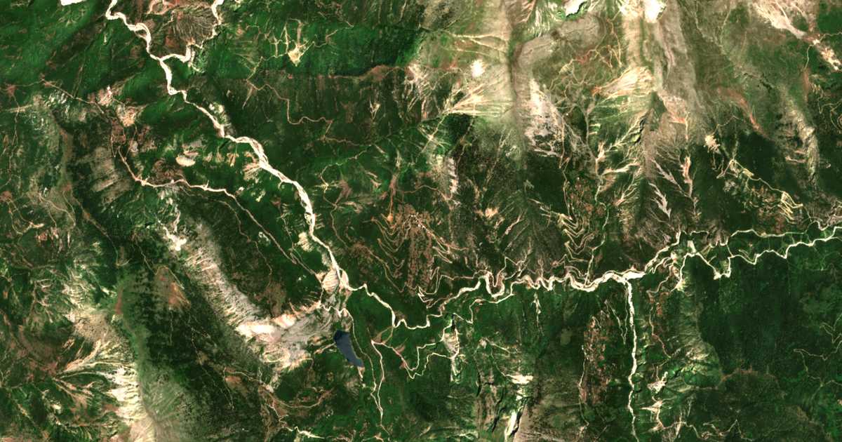 Satellitenkarte von Koumpourianá