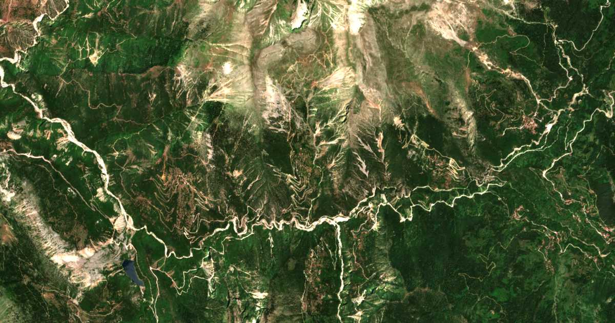 Satellitenkarte von Petrochórion