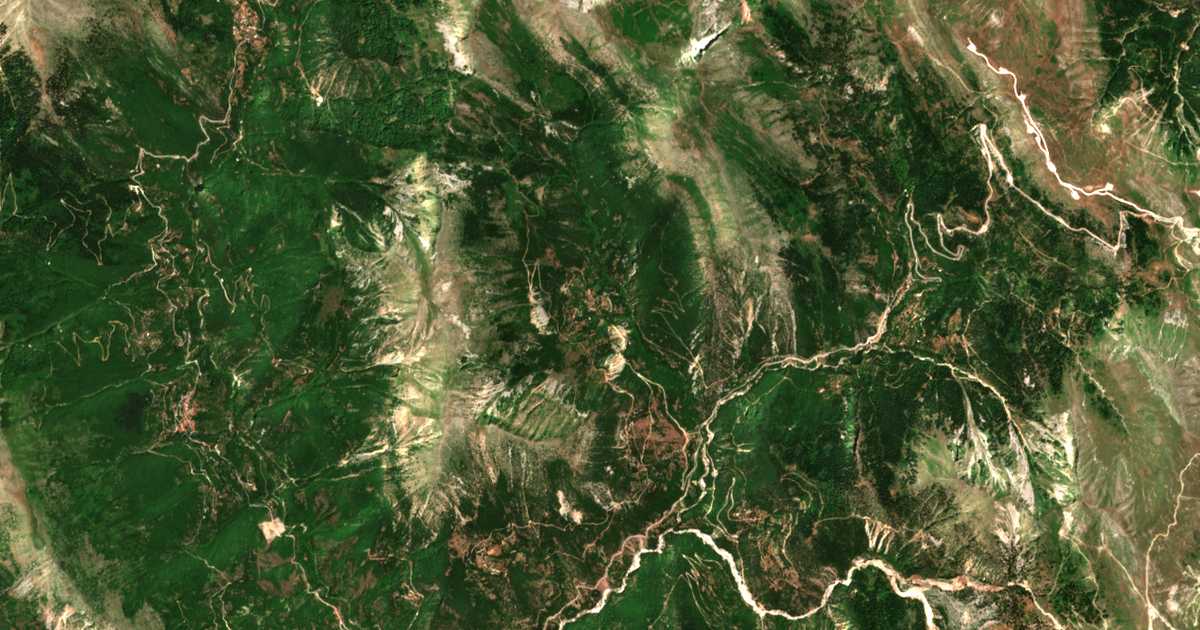 Satellitenkarte von Therinón