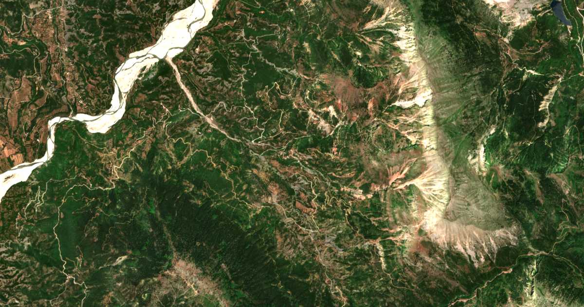 Satellitenkarte von Vragkianá