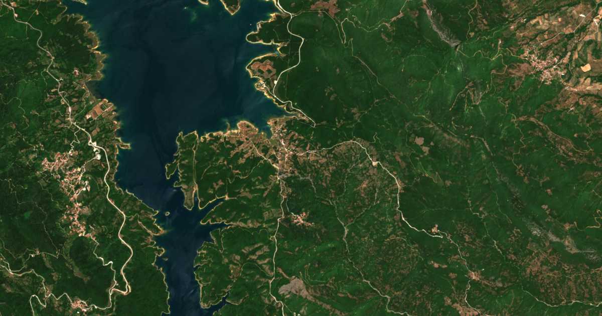 Satellitenkarte von Ágios Athanásios