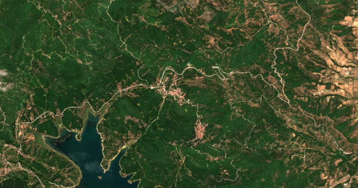 Satellitenkarte von Morfovoúnion