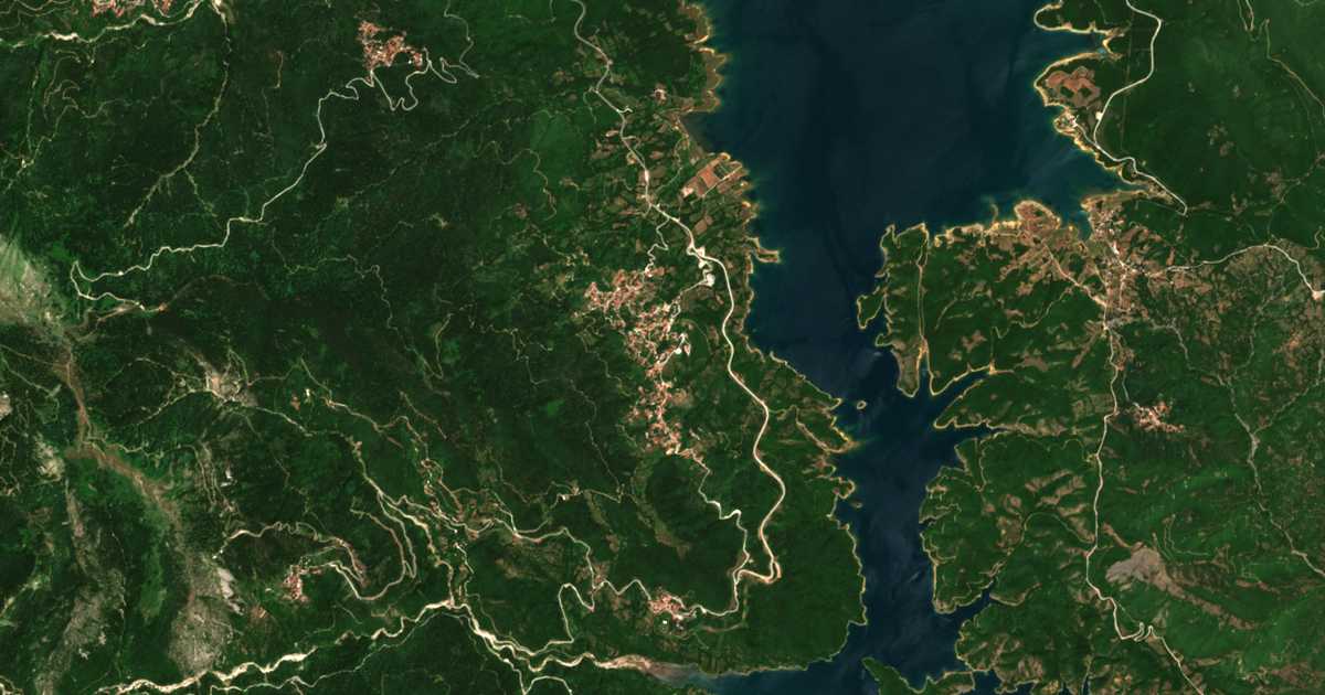 Satellitenkarte von Neochórion