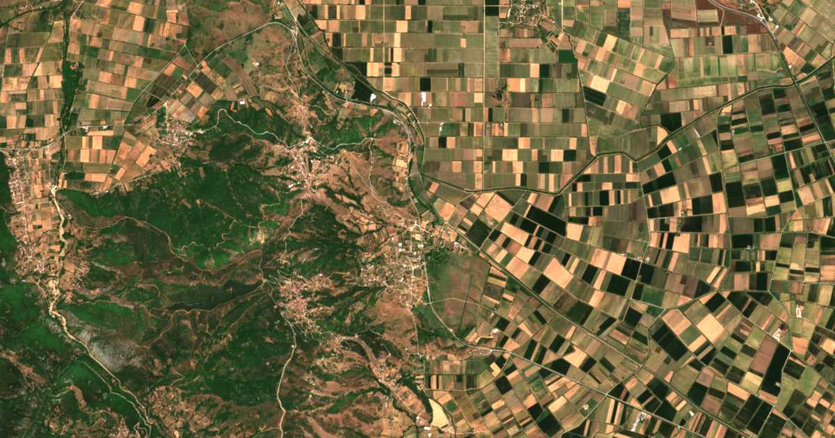 Satellitenkarte von Kómpelos
