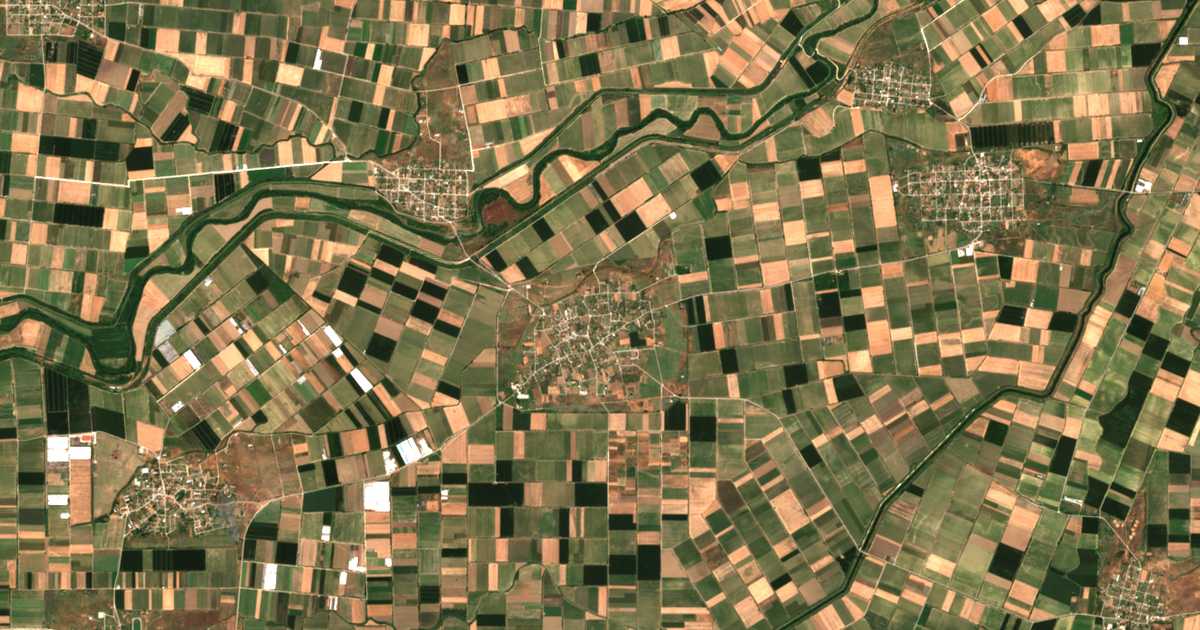 Satellitenkarte von Pedinón