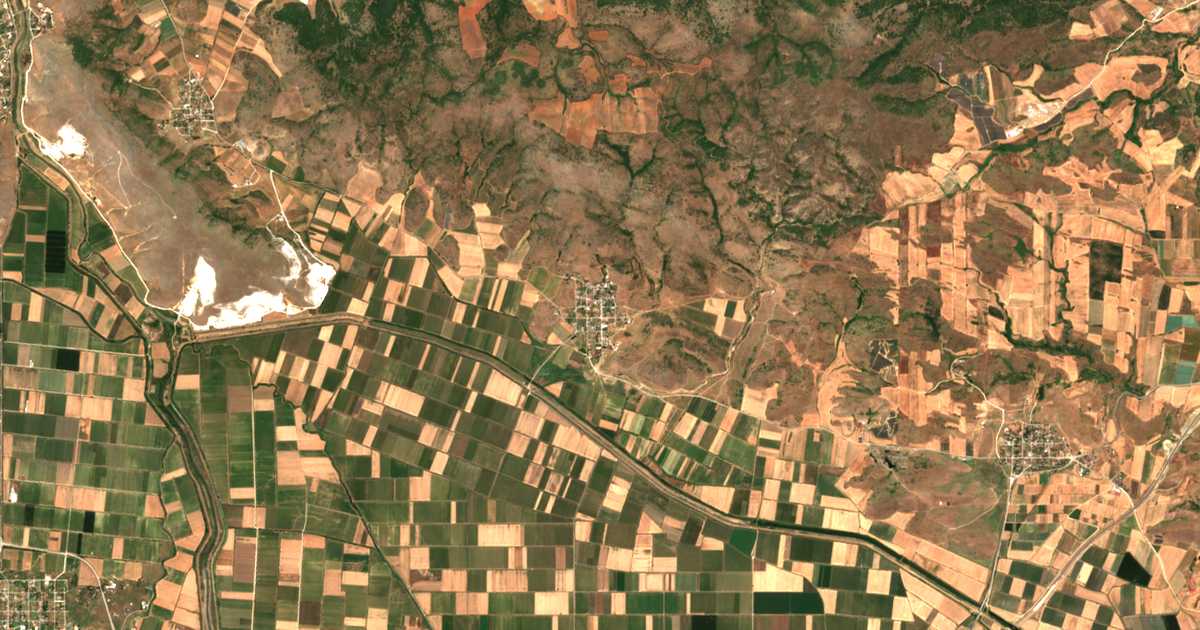Satellitenkarte von Pétrinon