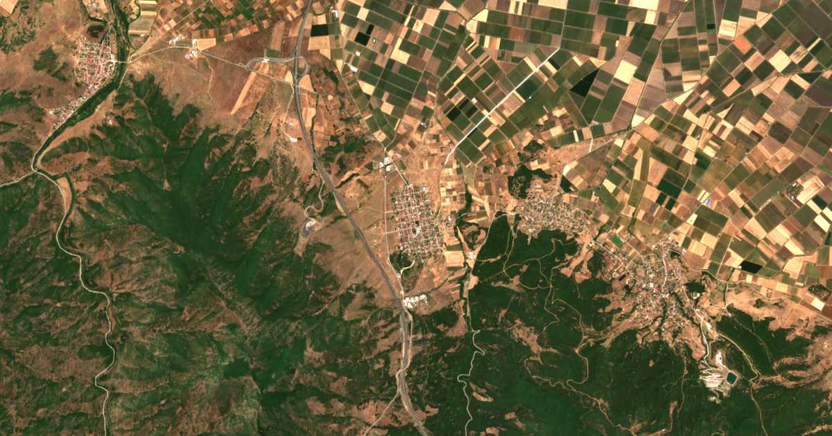 Satellitenkarte von Anávra