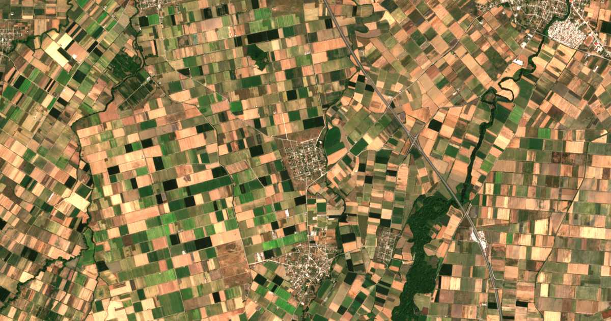 Satellitenkarte von Agía Paraskeví