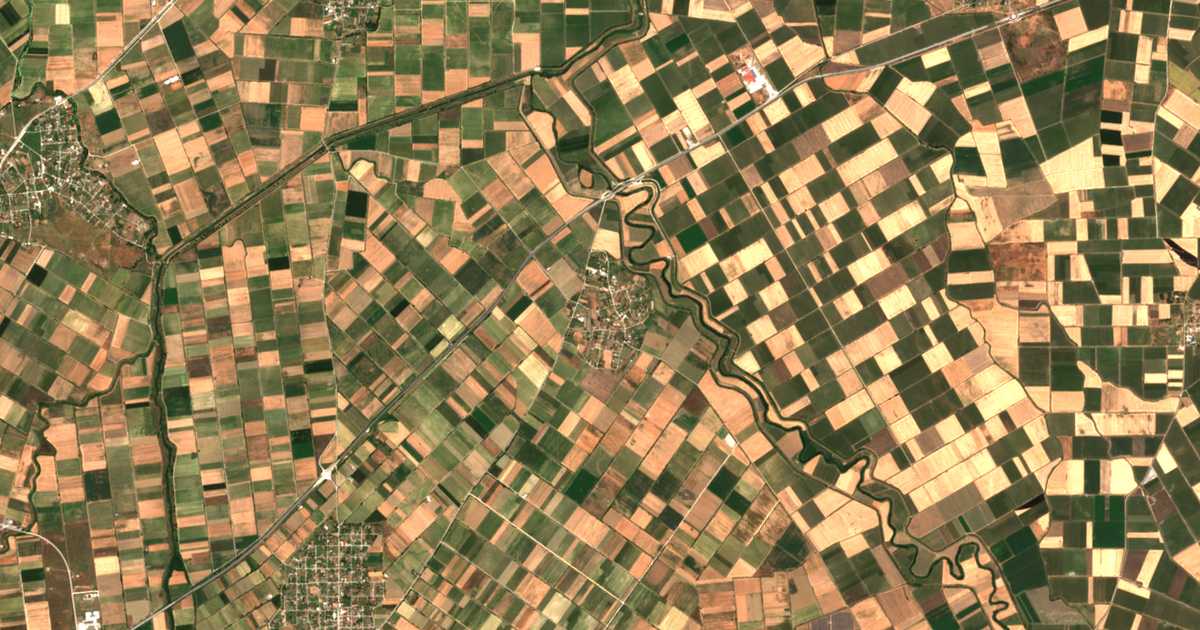 Satellitenkarte von Ermítsion