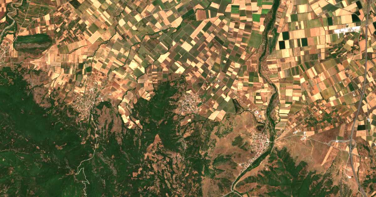 Satellitenkarte von Loutrón