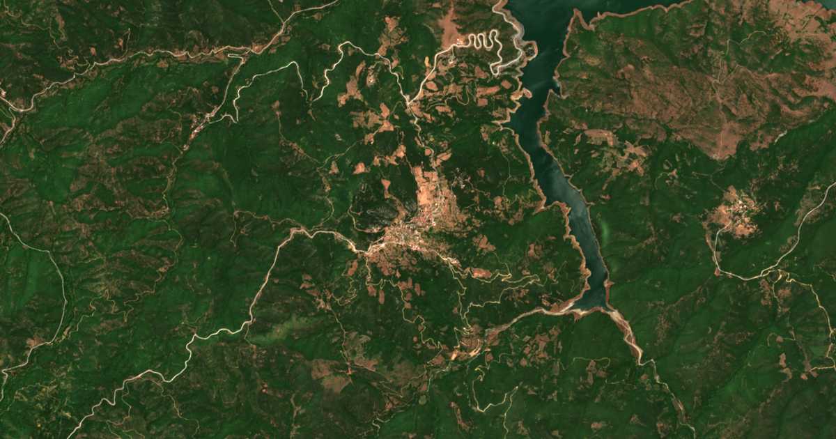 Satellitenkarte von Loutropigí