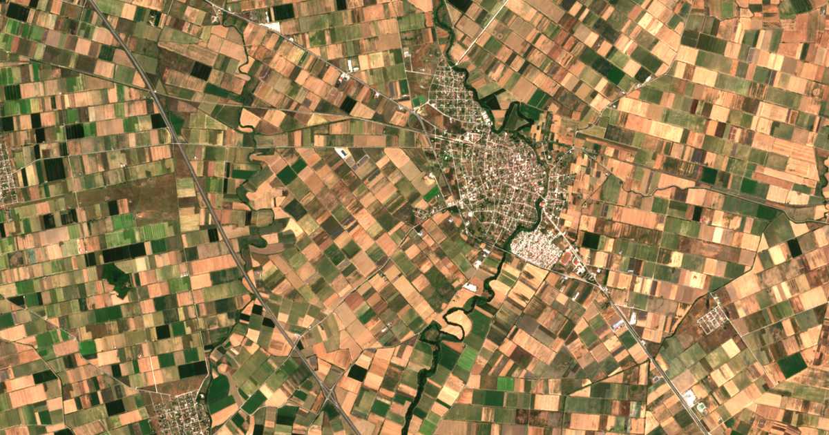 Satellitenkarte von Tavropós
