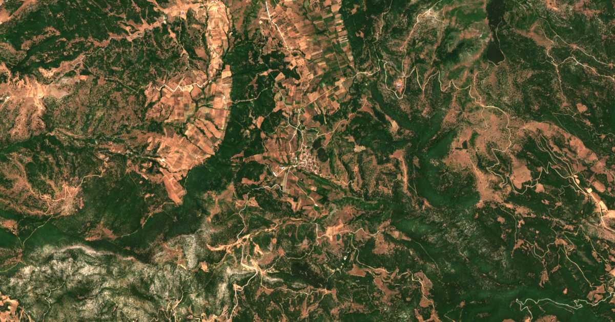 Satellitenkarte von Ákri