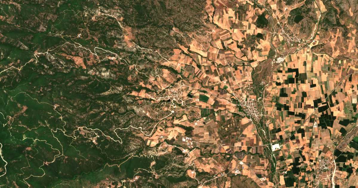 Satellitenkarte von Kalývia Analípseos