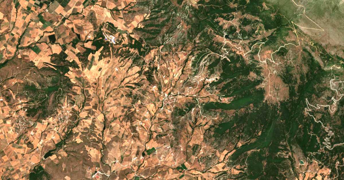 Satellitenkarte von Kalývia