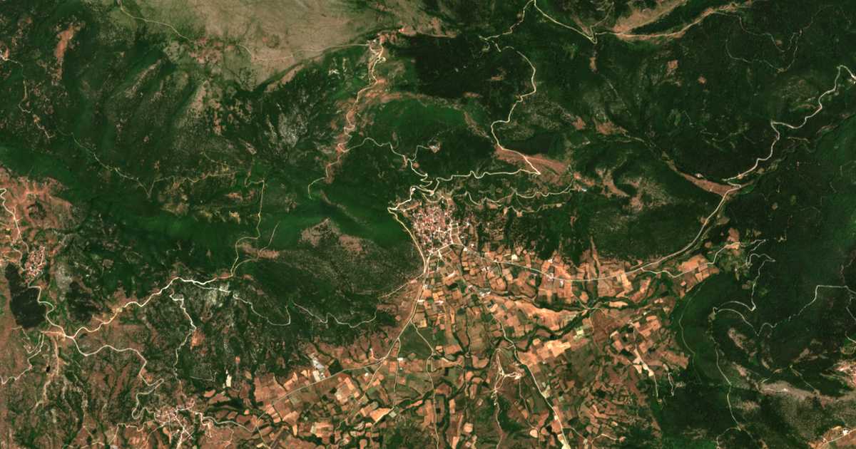 Satellitenkarte von Karyá