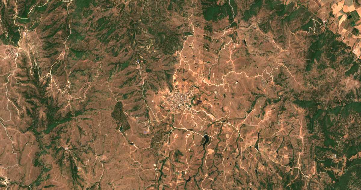Satellitenkarte von Méga Eleftherochórion