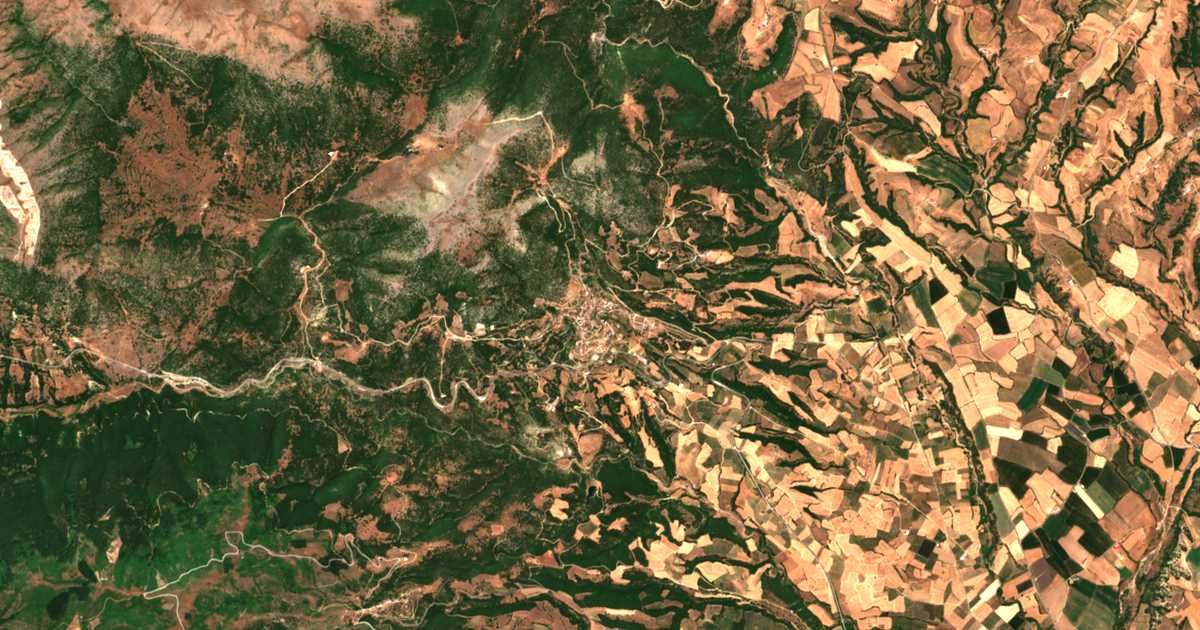 Satellitenkarte von Sarantáporon