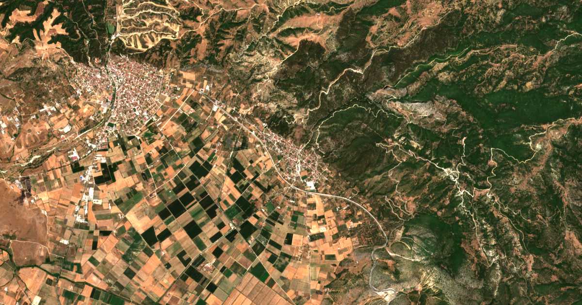 Satellitenkarte von Tsarítsani