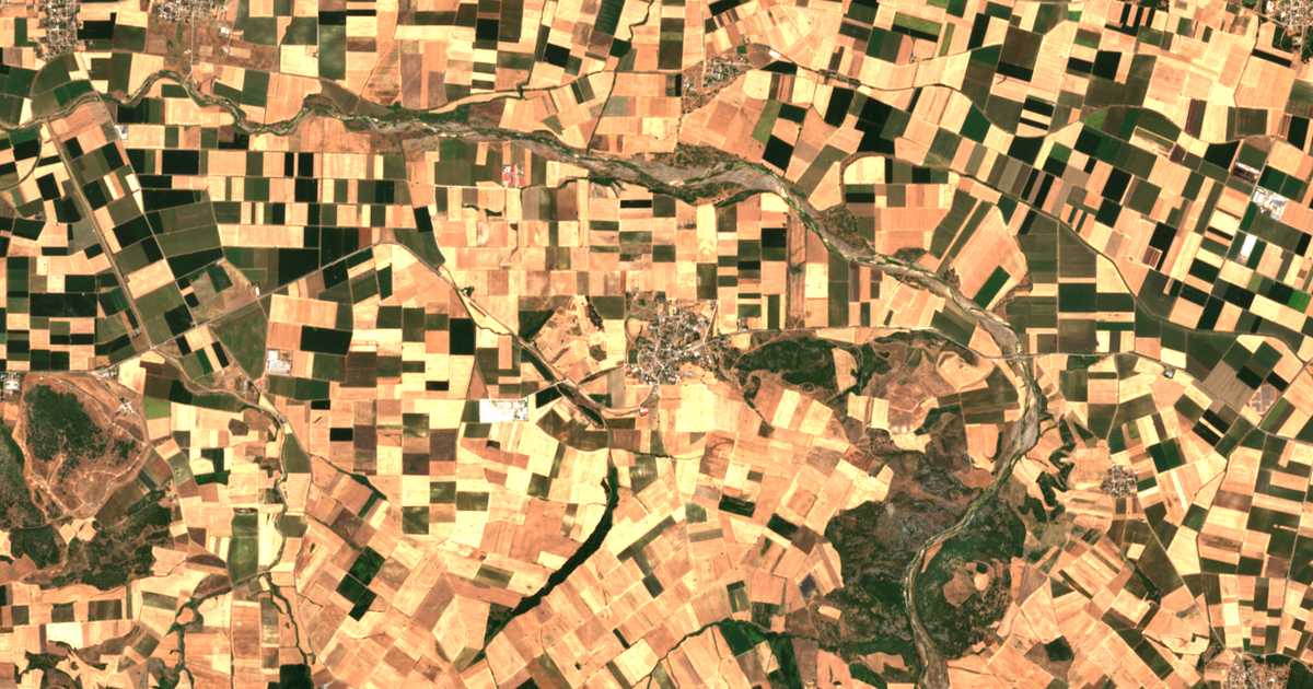 Satellitenkarte von Ampeleía