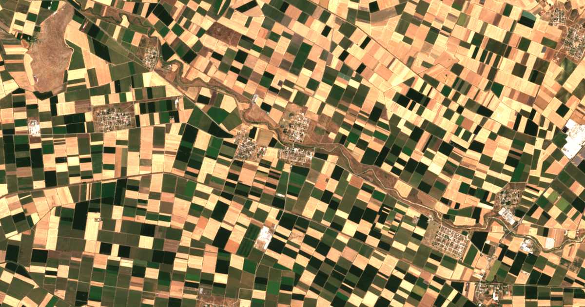 Satellitenkarte von Mikró Evýdrio