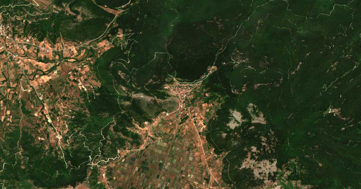 Satellitenkarte von Kallipéfki