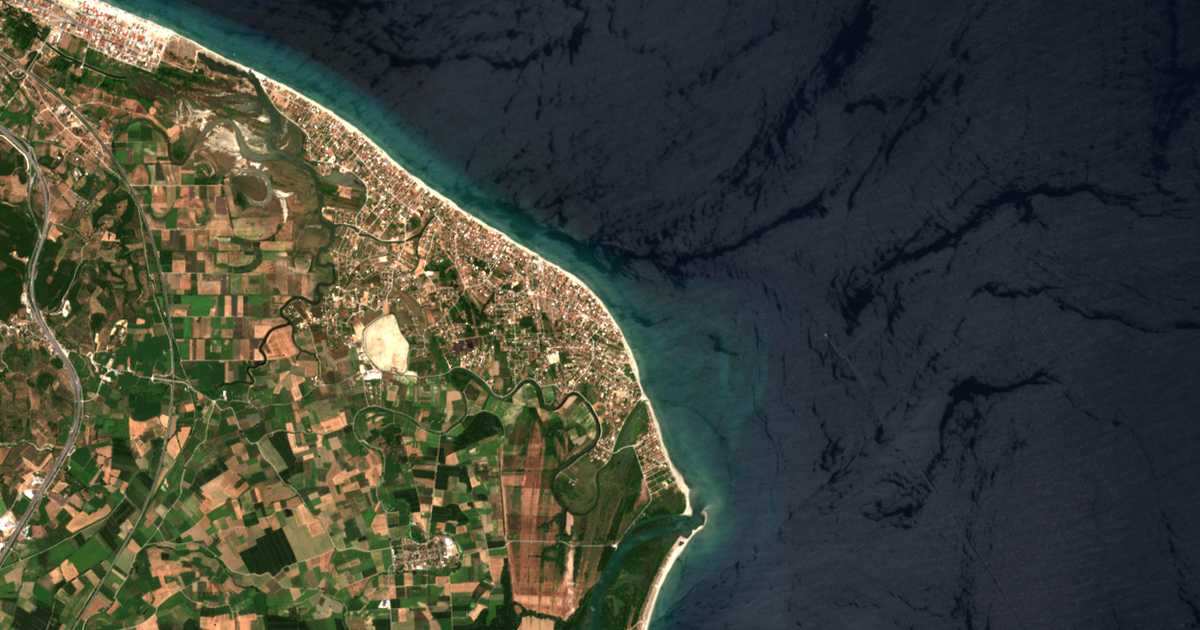 Satellitenkarte von Néa Meságkala