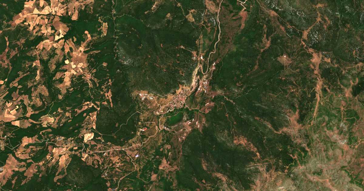 Satellitenkarte von Anávra