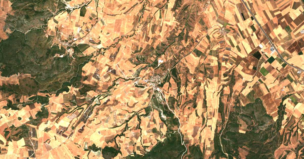 Satellitenkarte von Mikrón Perivolákion