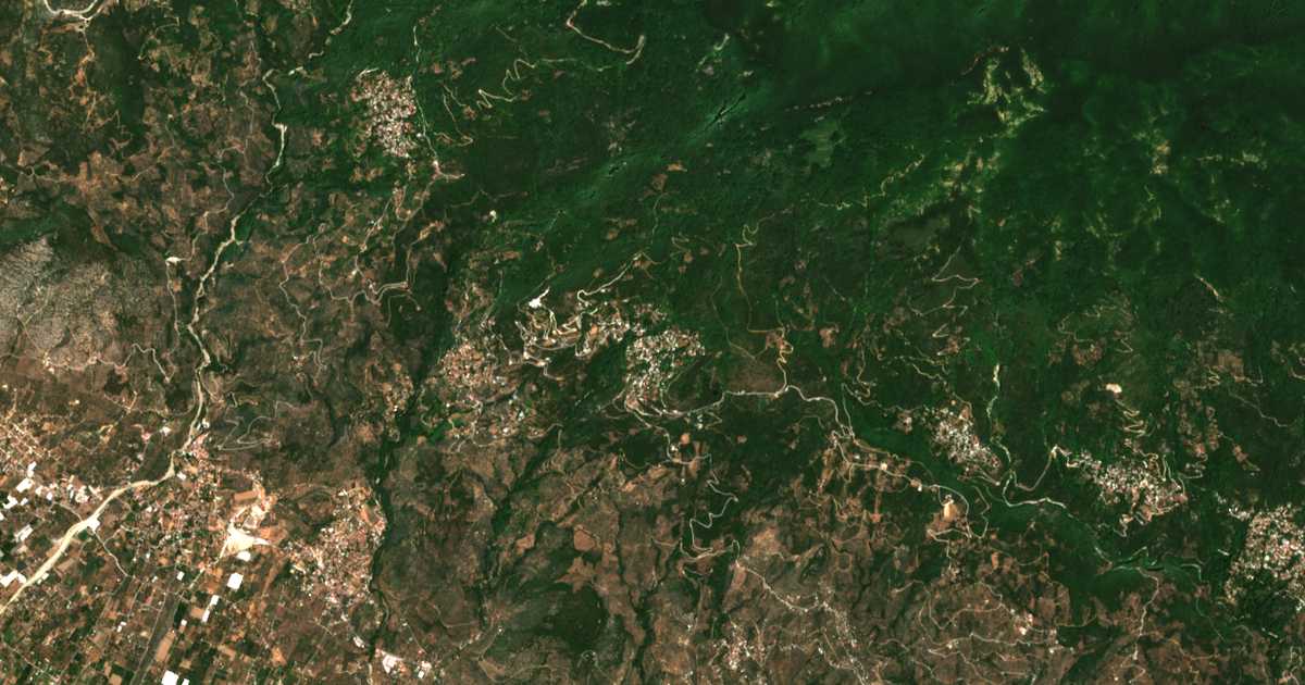 Satellitenkarte von Ágios Geórgios Nileías