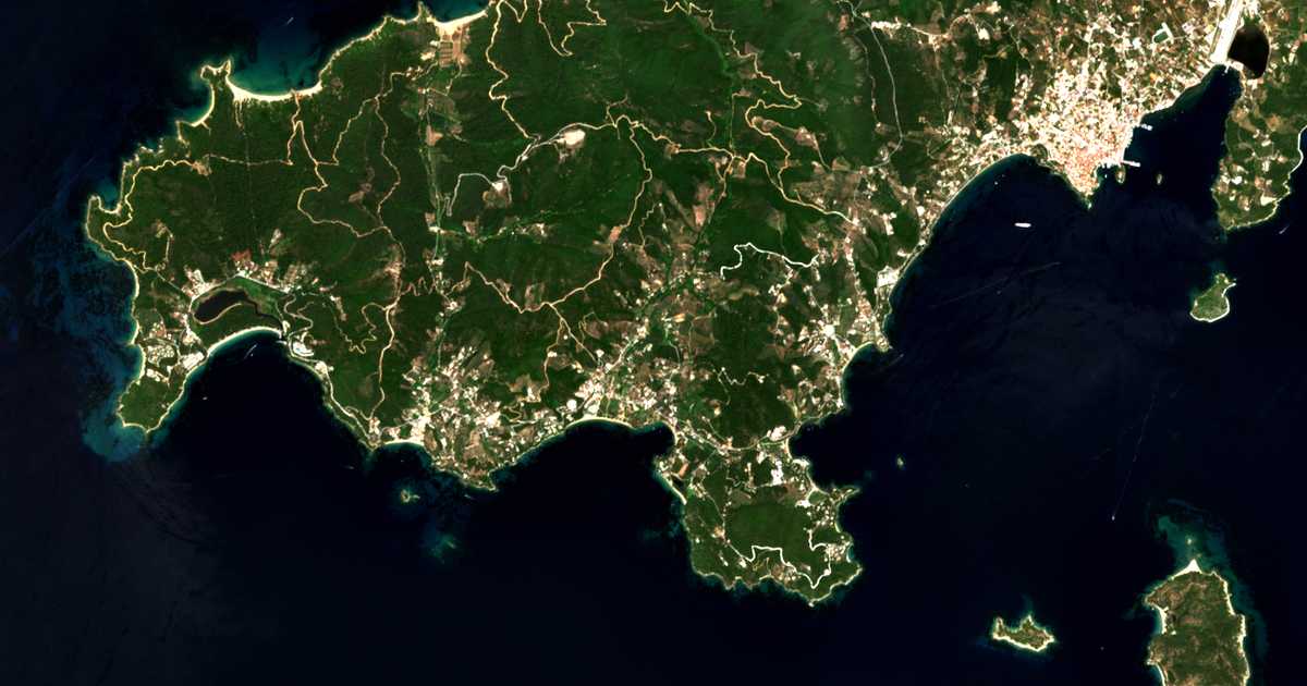 Satellitenkarte von Plataniás