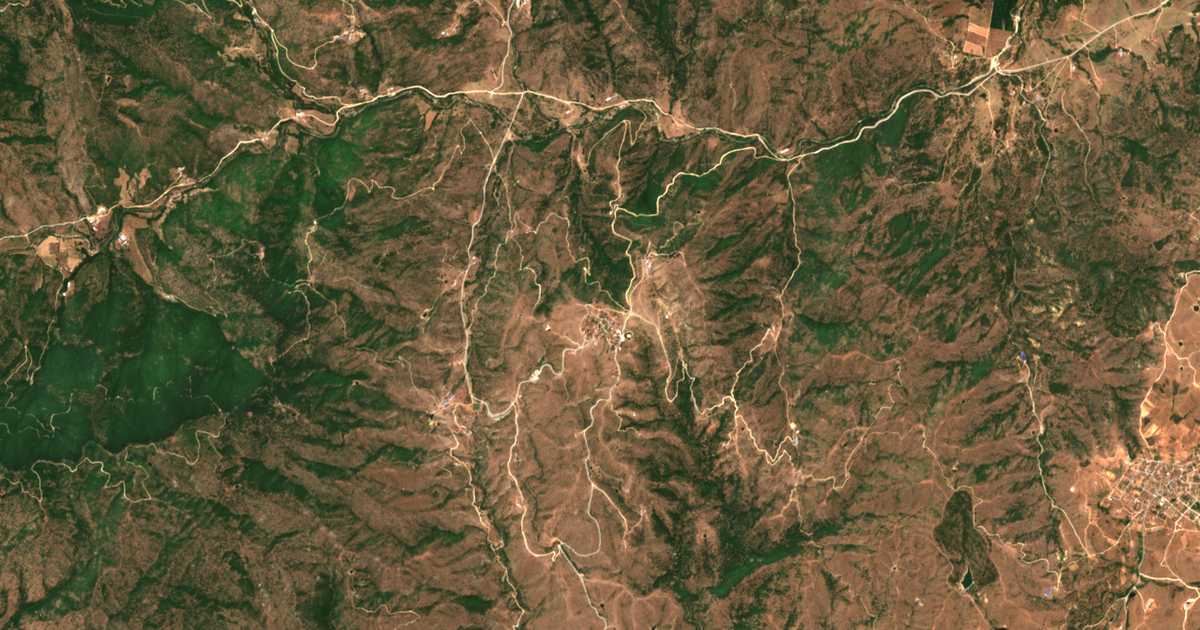 Satellitenkarte von Diásellon