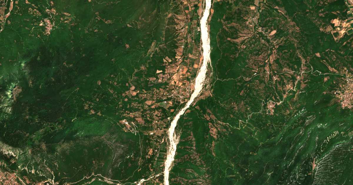 Satellitenkarte von Ampélia