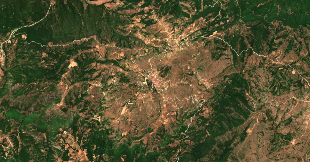 Satellitenkarte von Foteinón