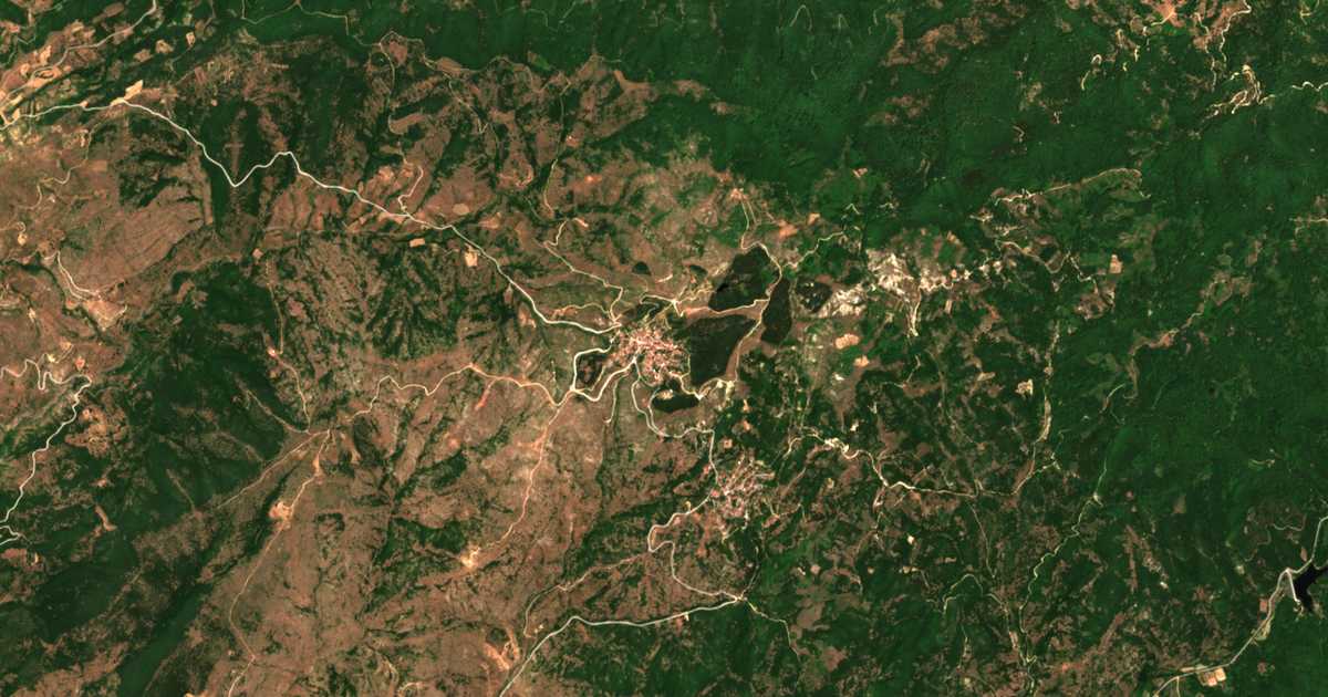 Satellitenkarte von Mavrélion