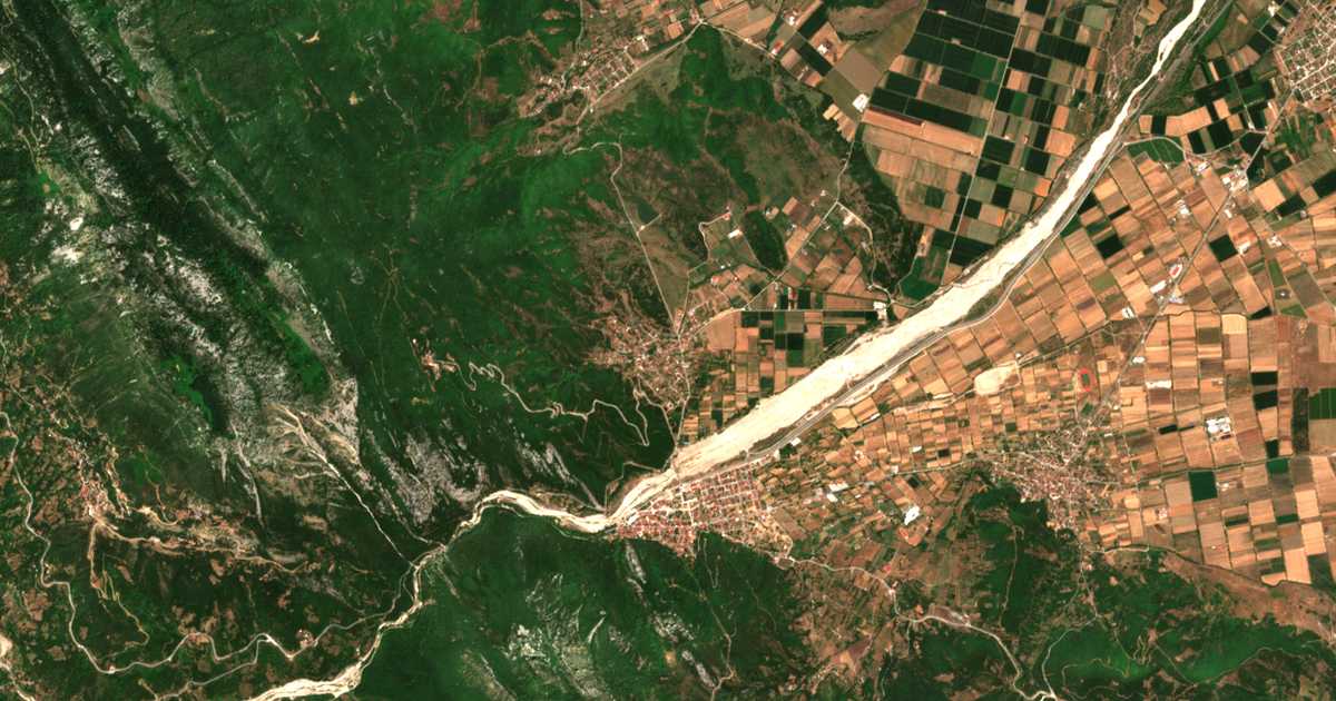 Satellitenkarte von Ágios Vissaríon