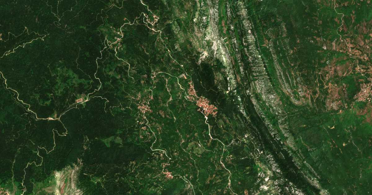 Satellitenkarte von Eláti