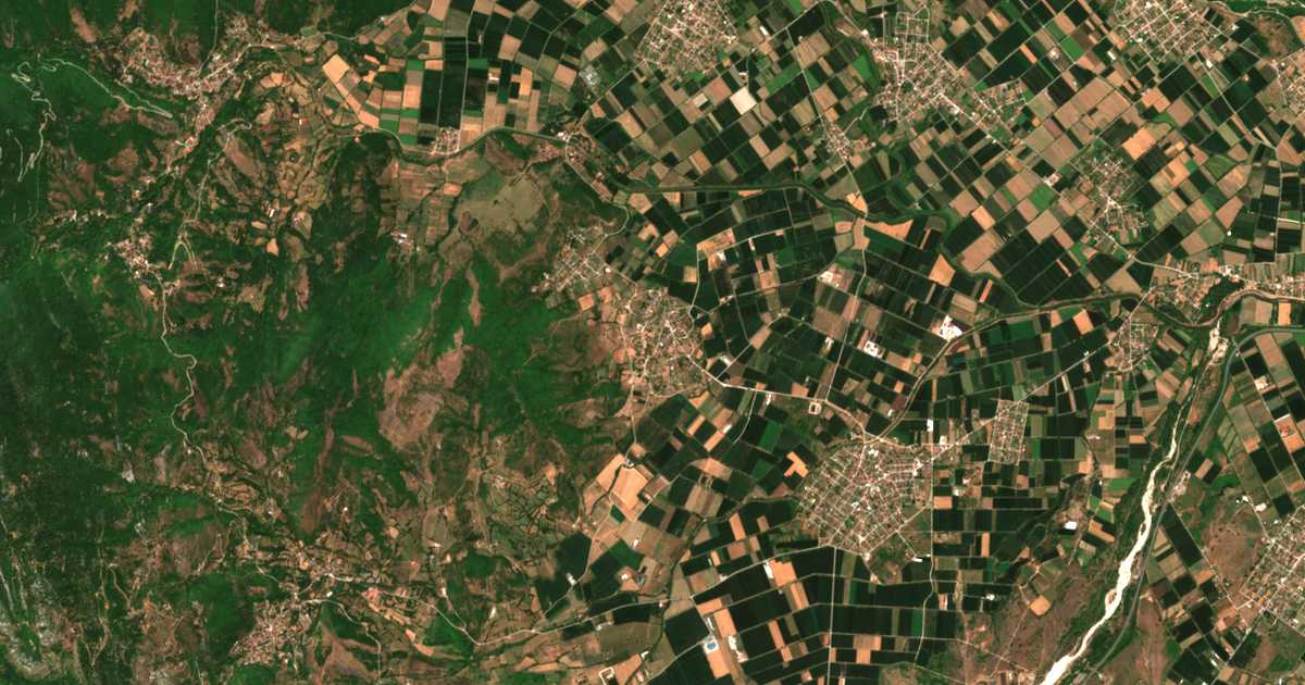 Satellitenkarte von Eleftherochórion